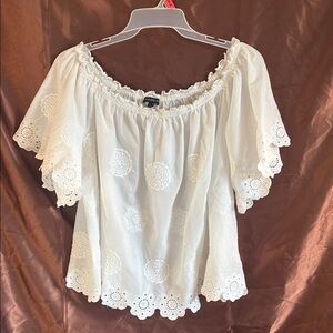 Lane Bryant white pull over off shoulder scalloped embroidered blouse size 18/20